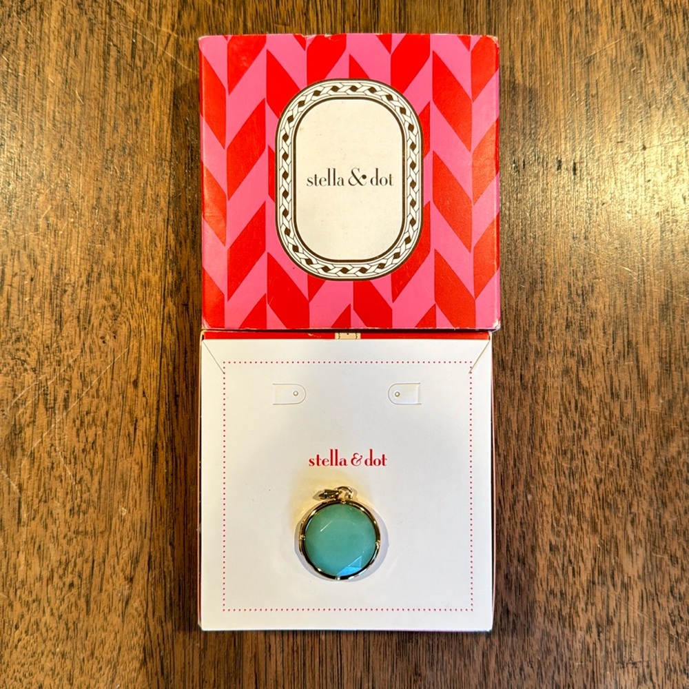 Stella and Dot Sentiment Stone Locket